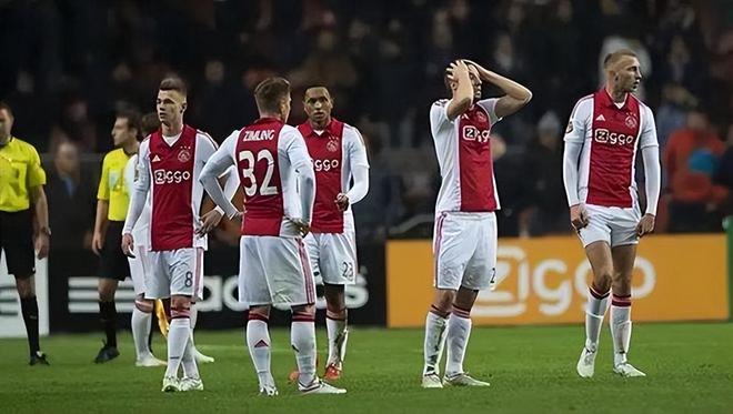 连入两球 连入两球